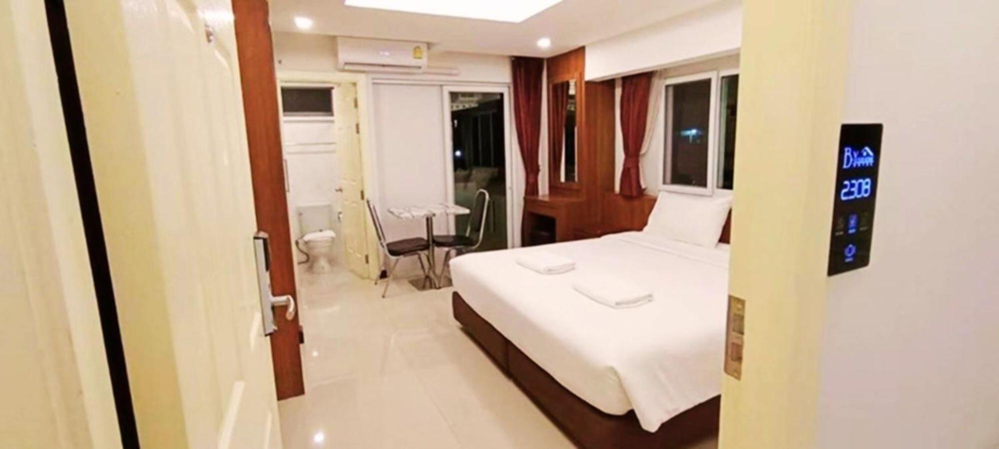 B-Your Home Hotel Don Mueang Airport Bangkok Exterior photo